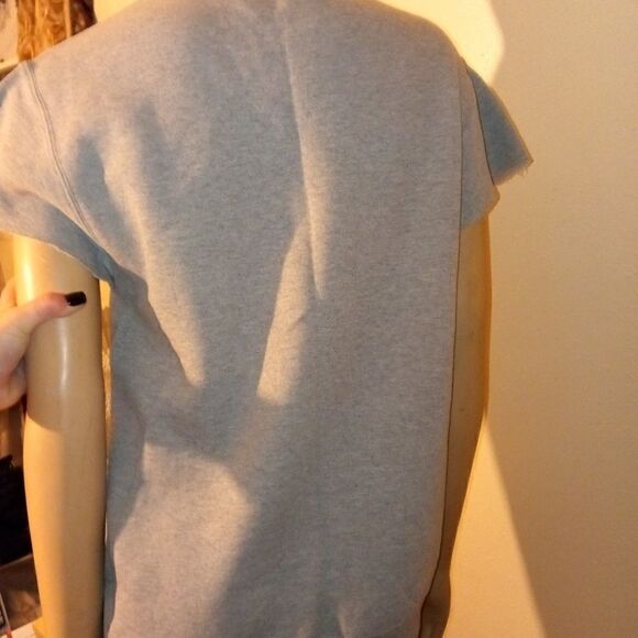 Fruit of the loom sleeveless gray sweat shirt, sma - Picture 4 of 6